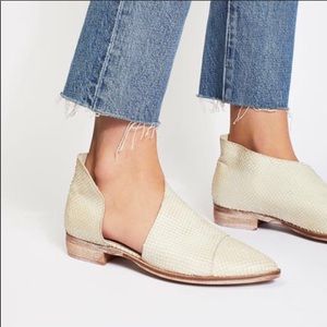 Free People Royale flat in ivory